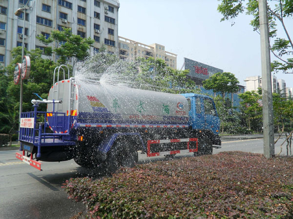 洒水車(chē)图片，洒水車(chē)功能(néng)展示