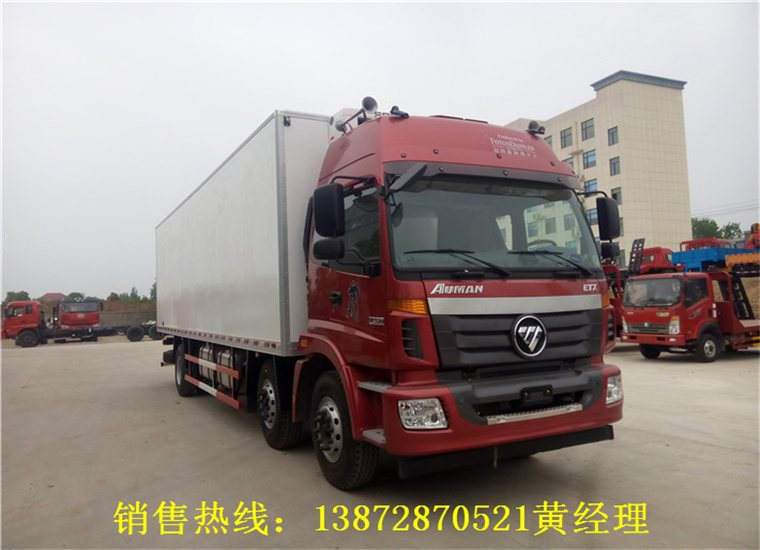 欧曼小(xiǎo)三轴9.6米冷藏車(chē)